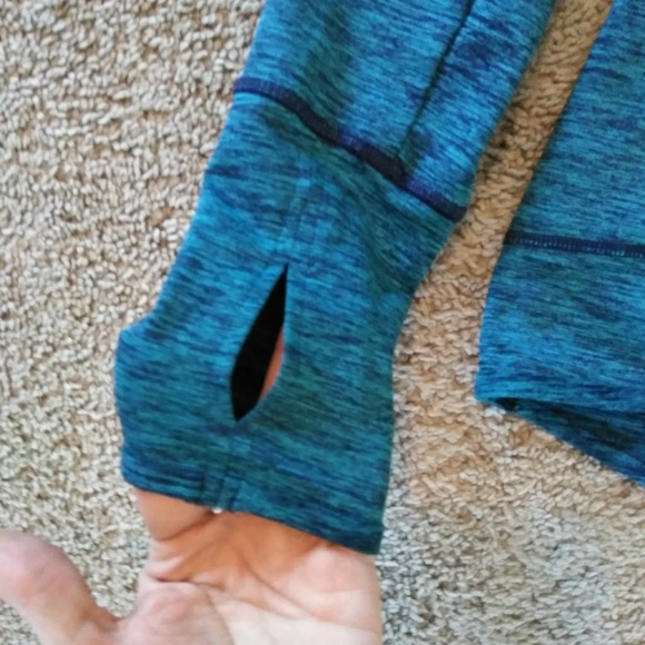 Reebok funnel neck top - Picture 4 of 4